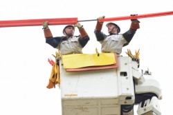 Những người “lính đặc nhiệm” giữa dòng điện sống