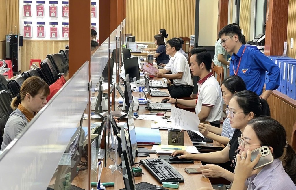 Đà Nẵng biệt phái 75 cán bộ lĩnh vực đất đai về xã, phường