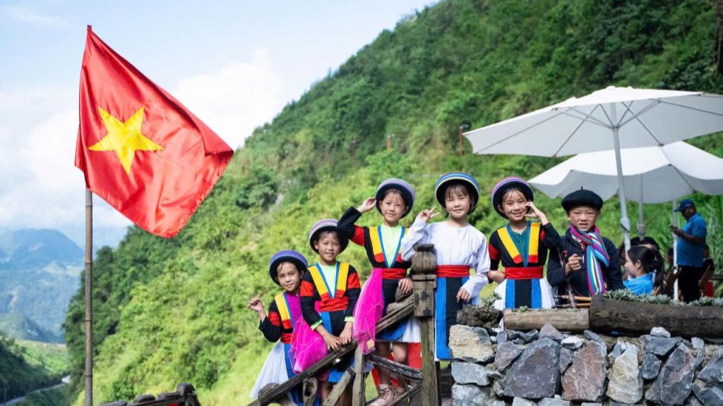 Chuyện Sùng Mí Phìn dấn thân làm du lịch cộng đồng