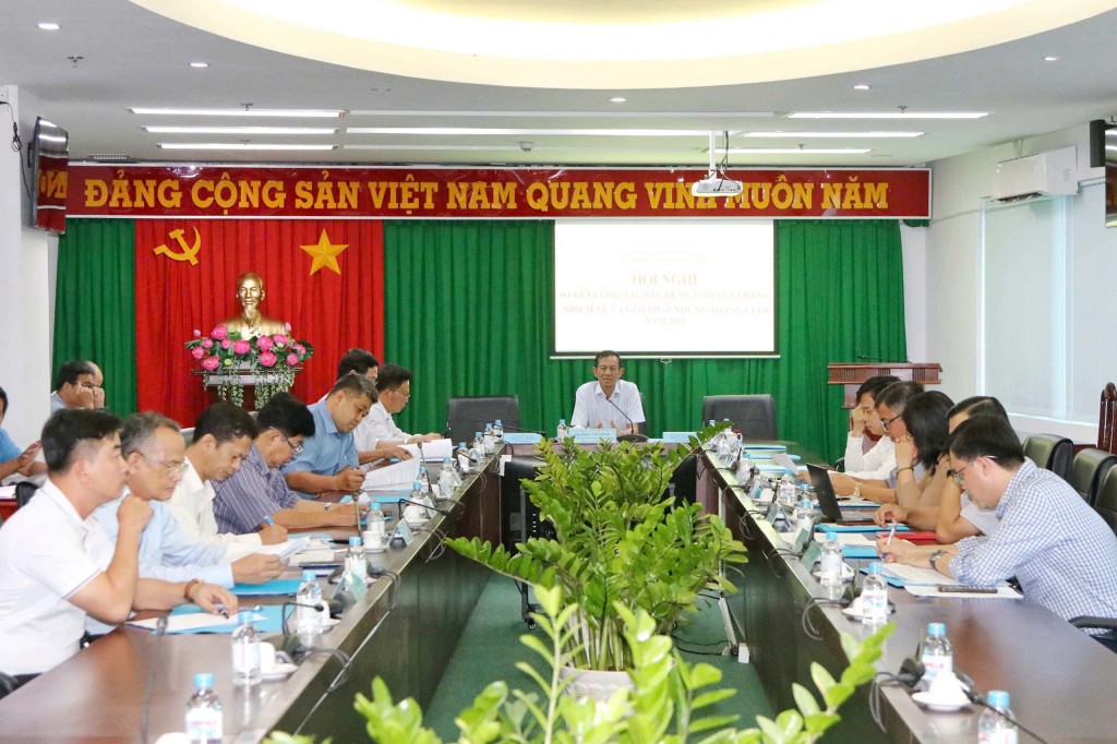 Quang cảnh cuộc họp