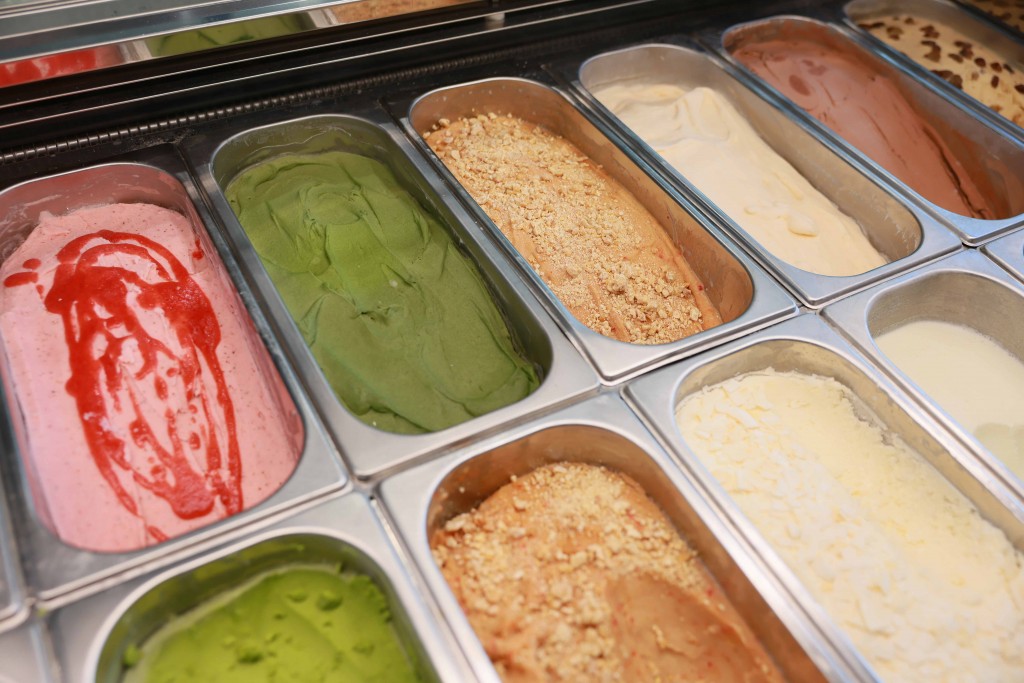 Gần 20 loại kem được bán tại cửa hàng Bliss ở Lotte Mall Tây Hồ (1) Gần 20 loại kem được bán tại cửa hàng Bliss ở Lotte Mall Tây Hồ (1)