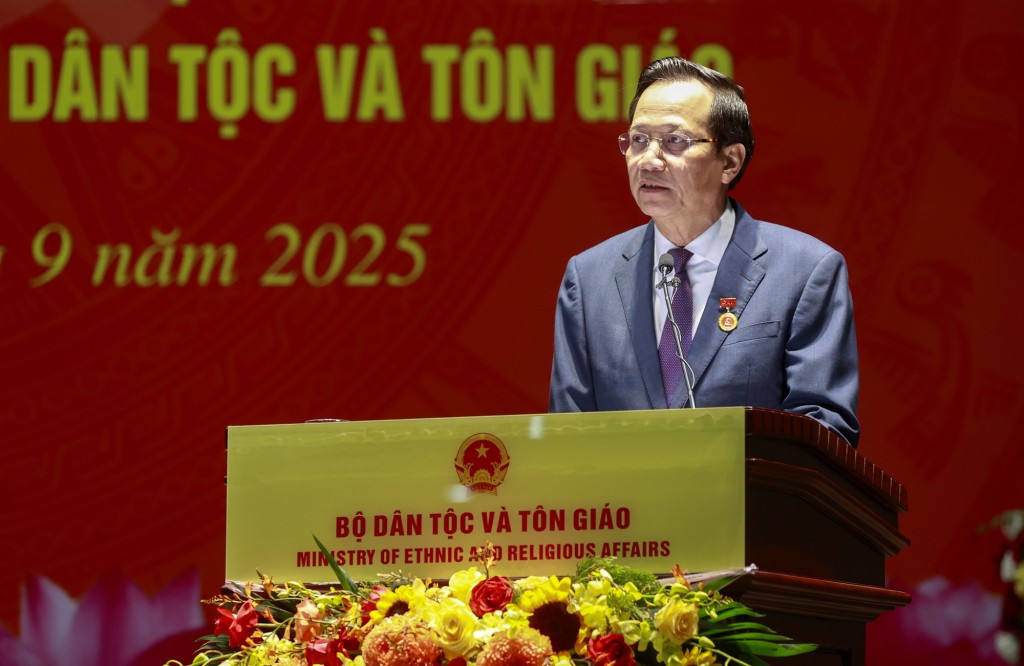 Đồng chí Đào Ngọc Dung cho biết rất vinh dự được nhận Huy hiệu 40 năm tuổi Đảng - Ảnh: VGP/Nhật Bắc