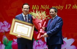 Thủ tướng dự lễ trao Huy hiệu 40 năm tuổi Đảng tặng đồng chí Đào Ngọc Dung