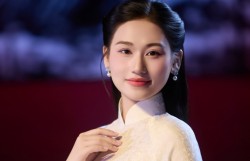 Lê Minh Ngọc "chạm tim" khán giả khi chuyển mình sang nhạc thính phòng