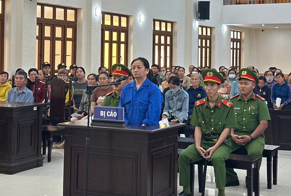 Bị cáo Lê Thị Lại tại phiên tòa Bị cáo Lê Thị Lại tại phiên tòa