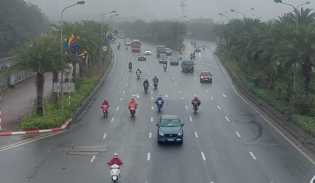 Áp thấp nhiệt đới vào Biển Đông, có khả năng mạnh lên thành bão