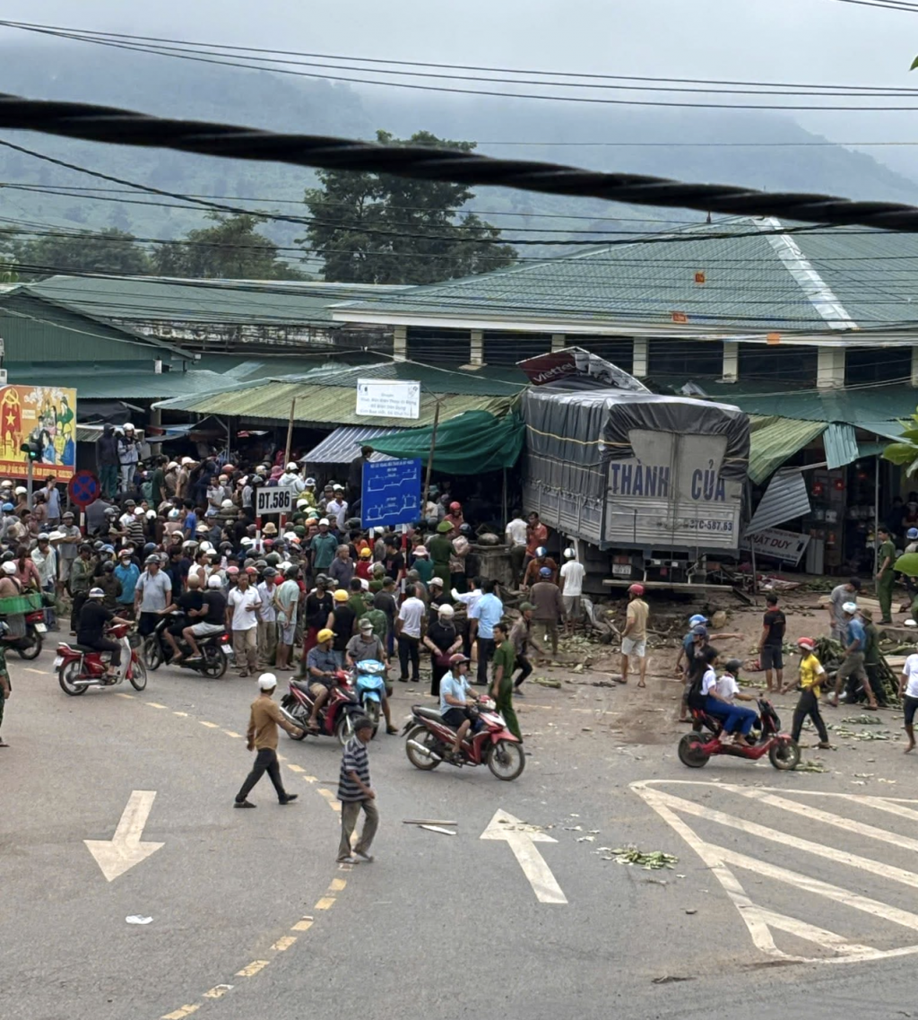 Thủ tướng Chính phủ chỉ đạo khắc phục hậu quả vụ tai nạn giao thông đặc biệt nghiêm trọng tại Quảng Trị