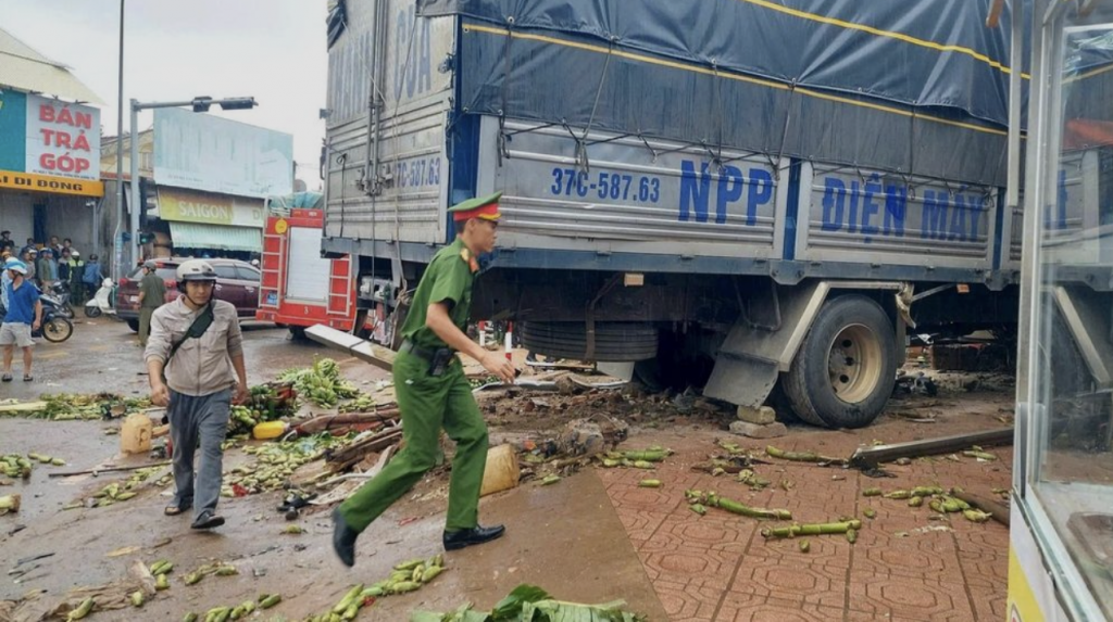 Thủ tướng Chính phủ chỉ đạo khắc phục hậu quả vụ tai nạn giao thông đặc biệt nghiêm trọng tại Quảng Trị