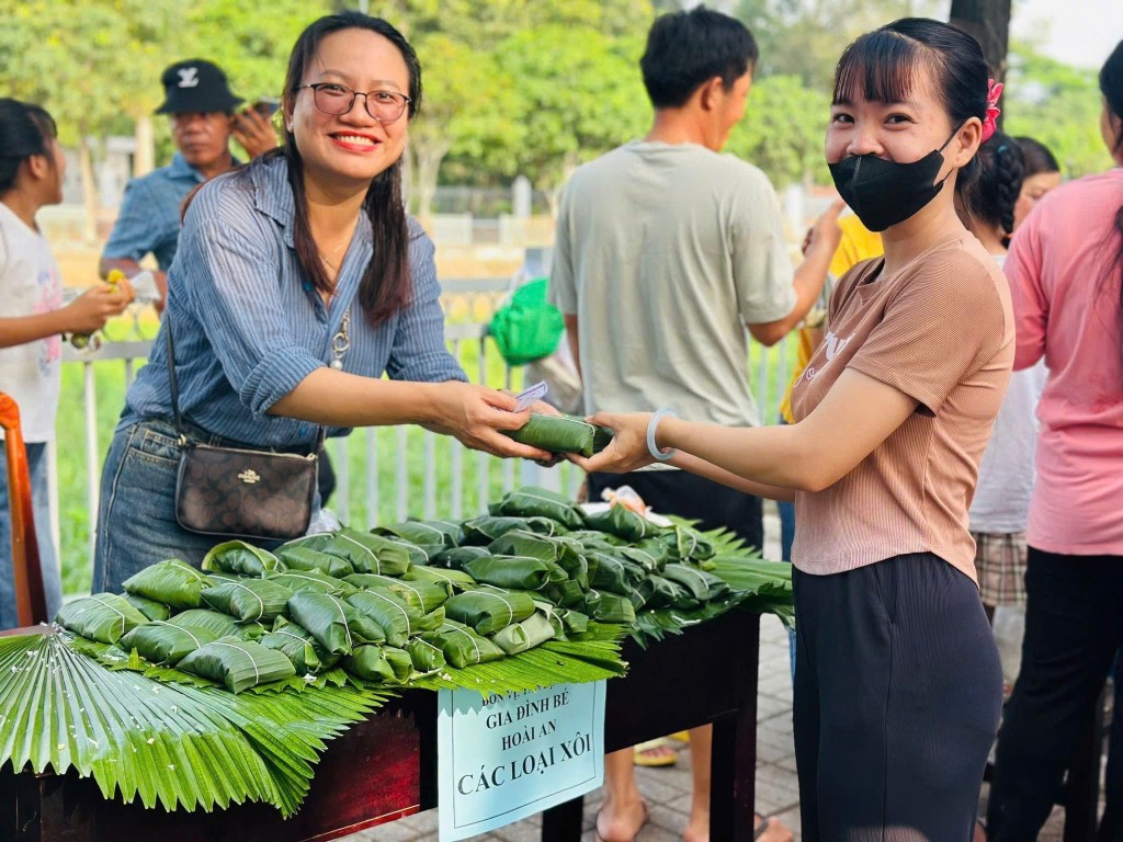 Tây Ninh tổ chức “Phiên chợ không tiền mặt”