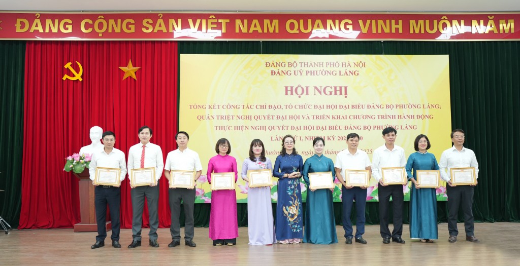 Phường Láng biến Nghị quyết thành những việc làm cụ thể, thiết thực Phường Láng biến Nghị quyết thành những việc làm cụ thể, thiết thực