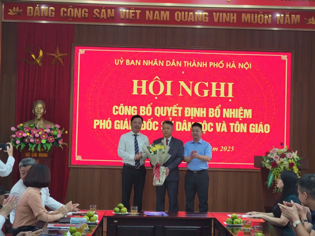 Hà Nội: Công bố quyết định bổ nhiệm Phó Giám đốc Sở Dân tộc và Tôn giáo