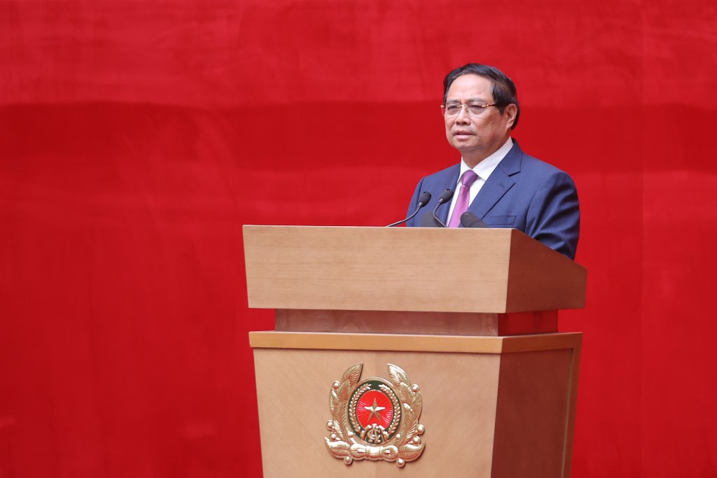 Thủ tướng nêu rõ, Chiến lược tổng thể, toàn diện đã ban hành, việc thực hiện thành công phụ thuộc vào hành động tích cực, chủ động của các cấp, các bộ ngành, các địa phương, đặc biệt là phát huy vai trò của cấp cơ sở - Ảnh: VGP/Nhật Bắc Thủ tướng nêu rõ, Chiến lược tổng thể, toàn diện đã ban hành, việc thực hiện thành công phụ thuộc vào hành động tích cực, chủ động của các cấp, các bộ ngành, các địa phương, đặc biệt là phát huy vai trò của cấp cơ sở - Ảnh: VGP/Nhật Bắc