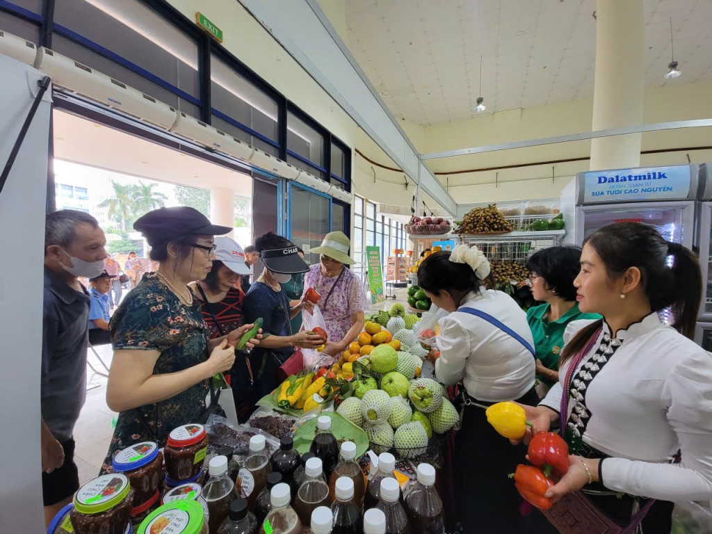 Khai mạc phiên chợ Nông sản, Đặc sản vùng miền năm 2025 Khai mạc phiên chợ Nông sản, Đặc sản vùng miền năm 2025