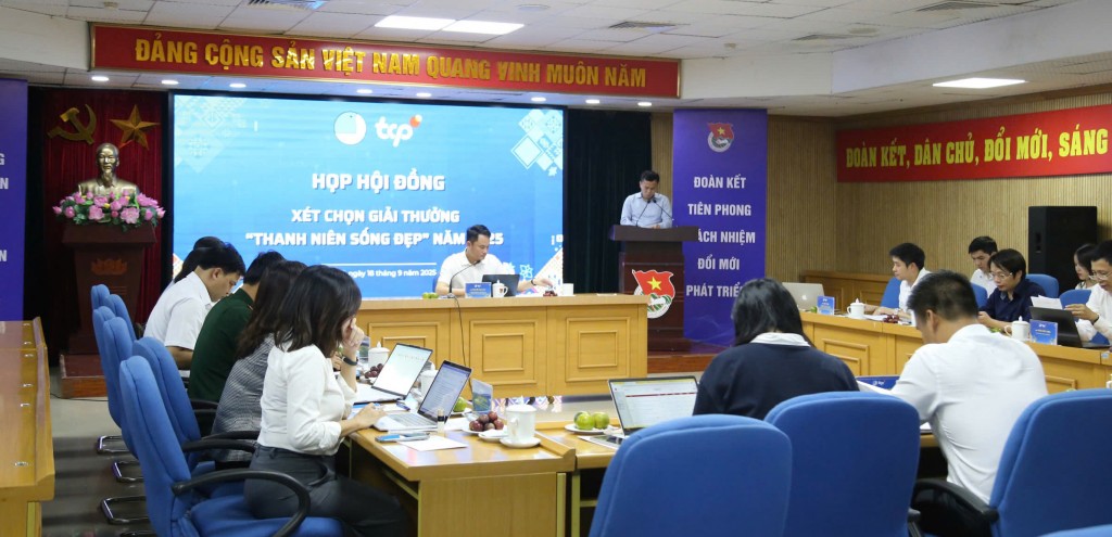 Hội đồng xét chọn giải thưởng Hội đồng xét chọn giải thưởng