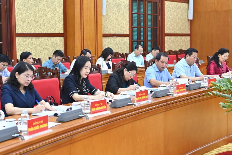 Tháo gỡ vướng mắc phát sinh, đảm bảo tính thống nhất, đồng bộ của hệ thống pháp luật