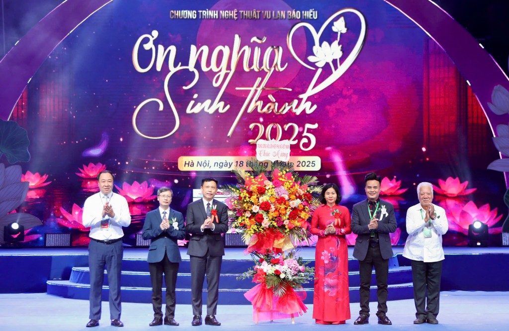 Đồng chí Nguyễn Thị Tuyến 