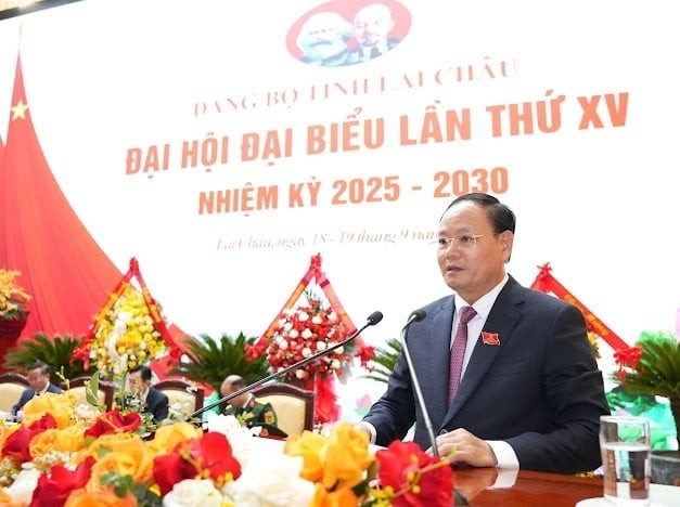 Đồng chí Lê Minh Ngân, tân Bí thư Tỉnh uỷ Lai Châu khóa XV, nhiệm kỳ 2025-2030 phát biểu nhận nhiệm vụ. Ảnh: Trung tâm báo chí Đại hội. Đồng chí Lê Minh Ngân, tân Bí thư Tỉnh uỷ Lai Châu khóa XV, nhiệm kỳ 2025-2030 phát biểu nhận nhiệm vụ. Ảnh: Trung tâm báo chí Đại hội.