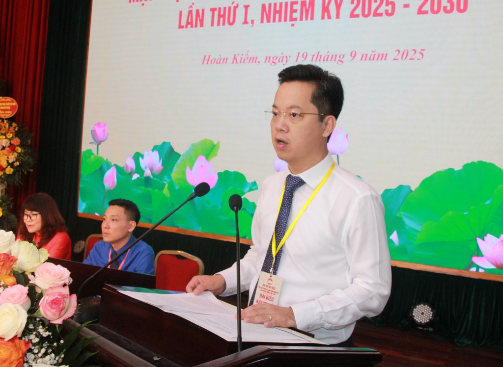 Ông Vũ Đăng Định - Bí thư Đảng uỷ, Chủ tịch HĐND phường Hoàn Kiếm phát biểu tại Đại hội