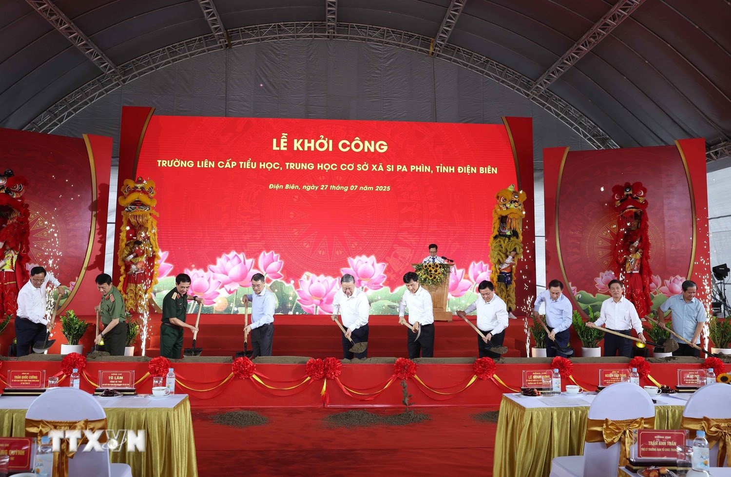 Tổng Bí thư cùng các lãnh đạo Đảng, Nhà nước động thổ, khởi công công trình Trưởng Tiểu học và Trung học Cơ sở Si Pa Phìn