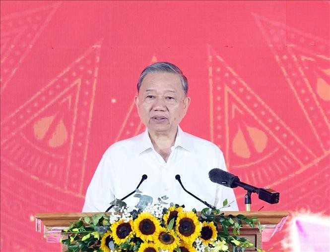 Tổng Bí thư Tô Lâm phát biểu tại Lễ khởi công Trường liên cấp Tiểu học, Trung học cơ sở xã Si Pa Phìn, tỉnh Điện Biên