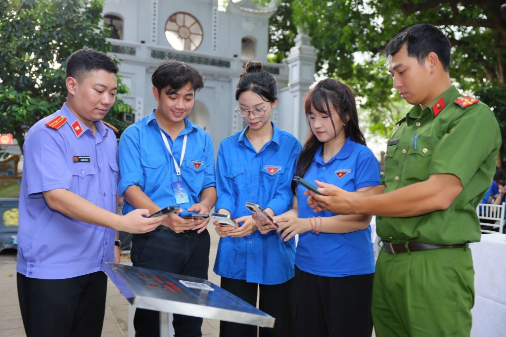 Dân vận khéo từ làng quê đến phố phường Dân vận khéo từ làng quê đến phố phường