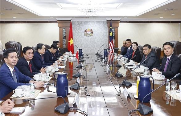 Chủ tịch Quốc hội Trần Thanh Mẫn hội đàm với Chủ tịch Hạ viện Malaysia