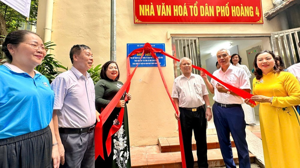 Lễ ra mắt mô hình Lễ ra mắt mô hình