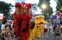 Nhiều hoạt động hấp dẫn cho trẻ em Hà Nội chơi Trung thu