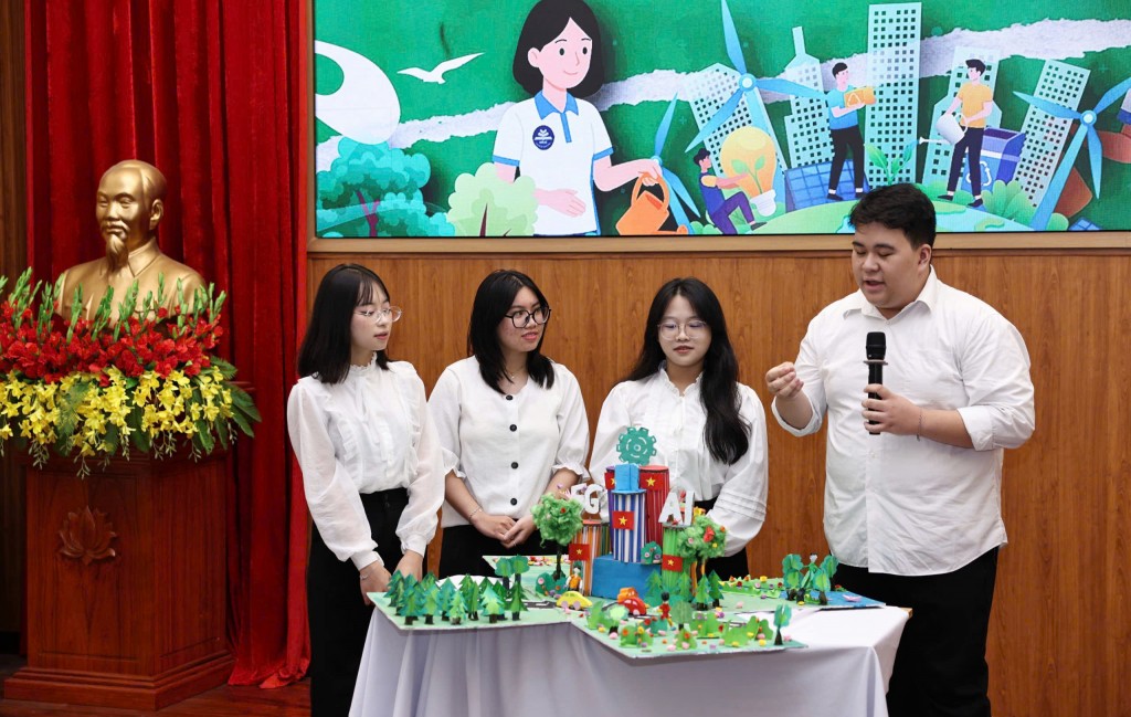 “Tái sinh sau bão”: Tuổi trẻ gửi gắm tương lai xanh “Tái sinh sau bão”: Tuổi trẻ gửi gắm tương lai xanh