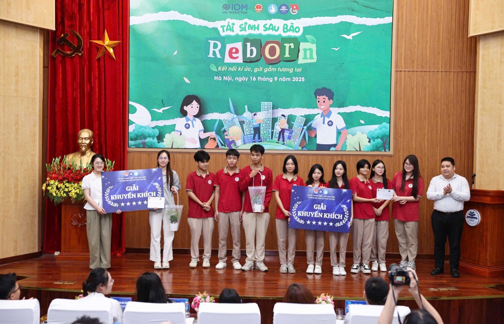 “Tái sinh sau bão”: Tuổi trẻ gửi gắm tương lai xanh “Tái sinh sau bão”: Tuổi trẻ gửi gắm tương lai xanh