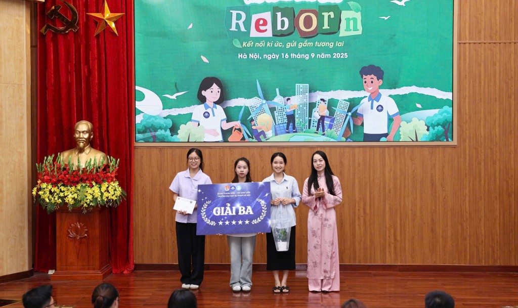 “Tái sinh sau bão”: Tuổi trẻ gửi gắm tương lai xanh “Tái sinh sau bão”: Tuổi trẻ gửi gắm tương lai xanh