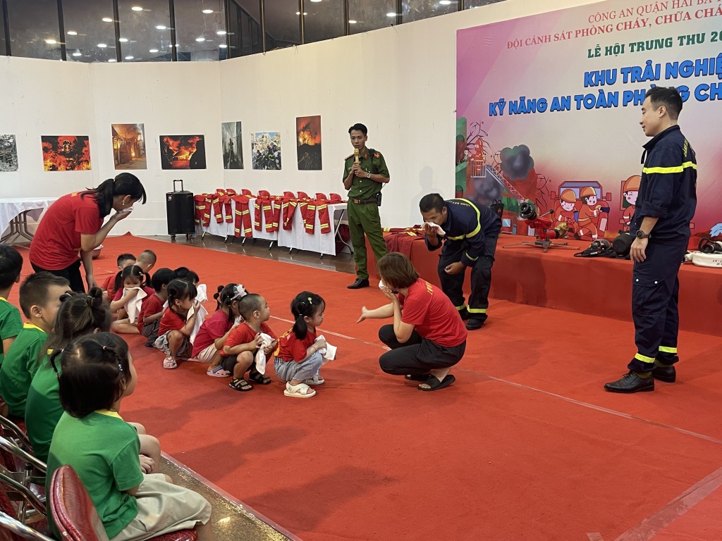 Nhiều hoạt động hấp dẫn cho trẻ em Hà Nội chơi Trung thu