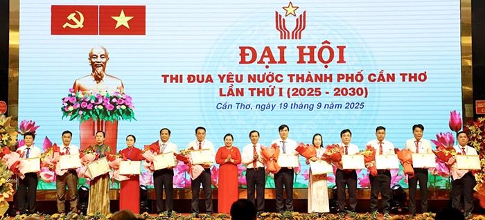 Hàng nghìn công dân Cần Thơ được Thủ tướng tặng bằng khen trong phong trào thi đua yêu nước