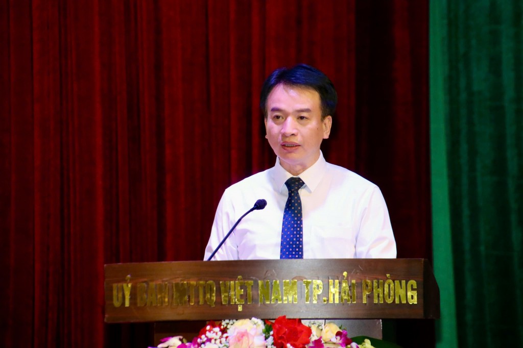 Đồng chí Nguyễn Đức Tuấn, Phó Chủ tịch Uỷ ban MTTQ Việt Nam thành phố Hải Phòng phát biểu khai mạc hội nghị Đồng chí Nguyễn Đức Tuấn, Phó Chủ tịch Uỷ ban MTTQ Việt Nam thành phố Hải Phòng phát biểu khai mạc hội nghị