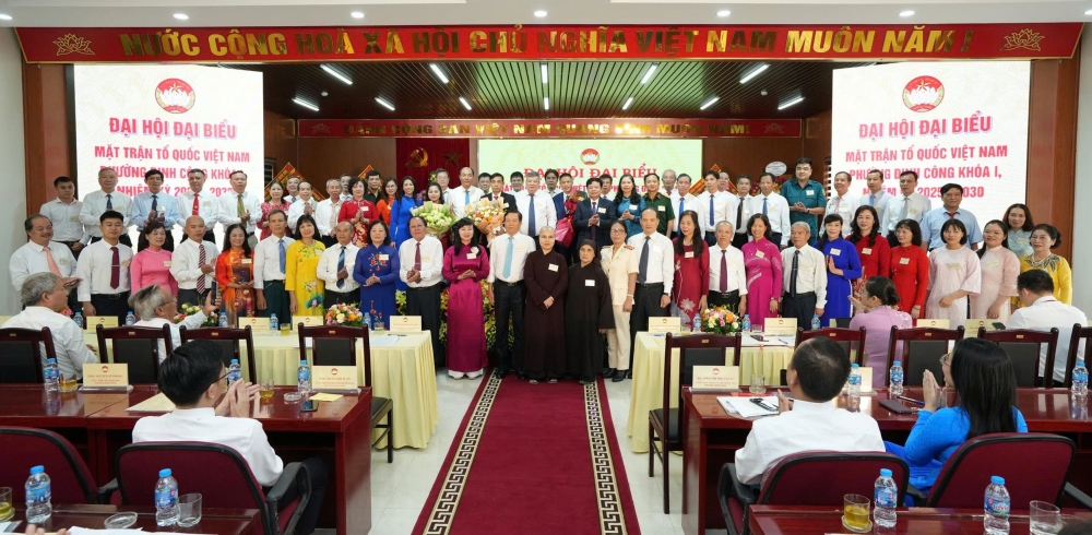 Khí thế mới từ Đại hội MTTQ Việt Nam phường Định Công lần thứ I Khí thế mới từ Đại hội MTTQ Việt Nam phường Định Công lần thứ I