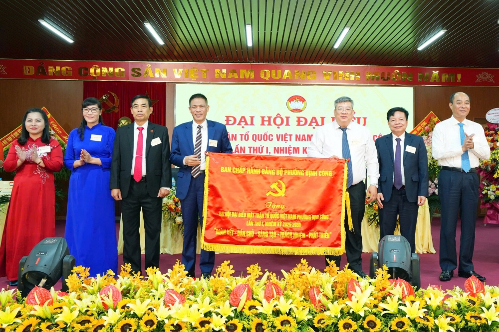 Khí thế mới từ Đại hội MTTQ Việt Nam phường Định Công lần thứ I Khí thế mới từ Đại hội MTTQ Việt Nam phường Định Công lần thứ I