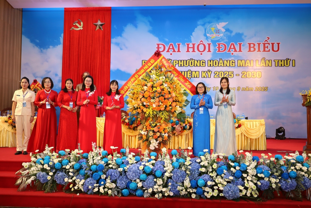 Phụ nữ Hoàng Mai vững tin bước vào nhiệm kỳ mới Phụ nữ Hoàng Mai vững tin bước vào nhiệm kỳ mới
