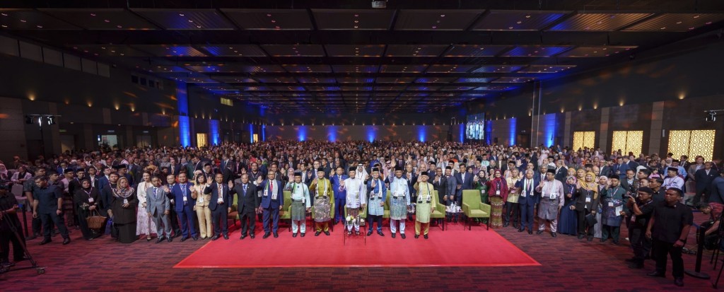 Phó Thủ tướng Trần Hồng Hà và lãnh đạo các nước dự Phiên khai mạc toàn thể Hội nghị Halal toàn cầu (GHAS 2025), sáng 19/9 - Ảnh: VGP/XT Phó Thủ tướng Trần Hồng Hà và lãnh đạo các nước dự Phiên khai mạc toàn thể Hội nghị Halal toàn cầu (GHAS 2025), sáng 19/9 - Ảnh: VGP/XT