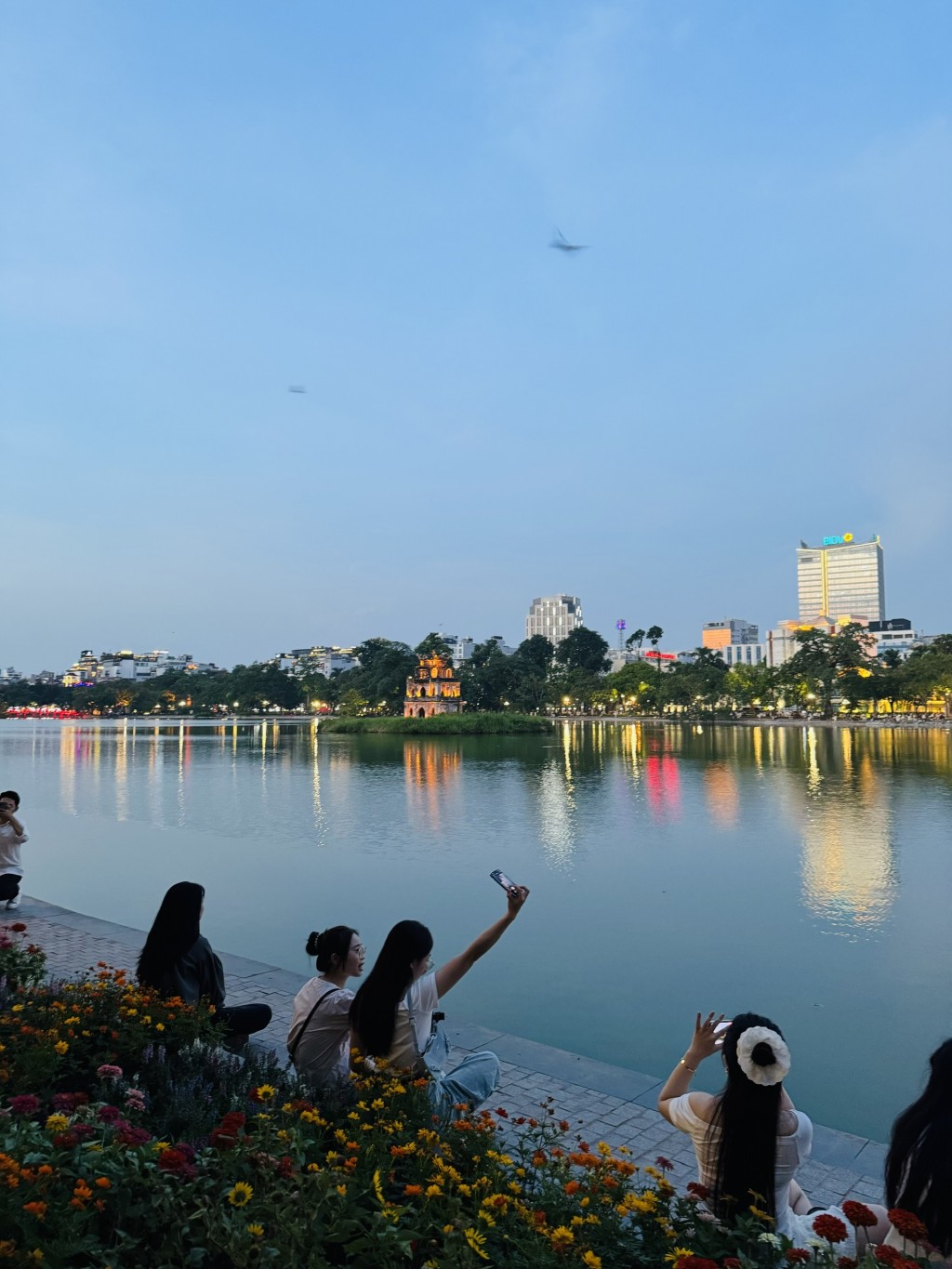 Người trẻ luôn được tạo điều kiện tốt nhất để trưởng thành (Ảnh minh họa)