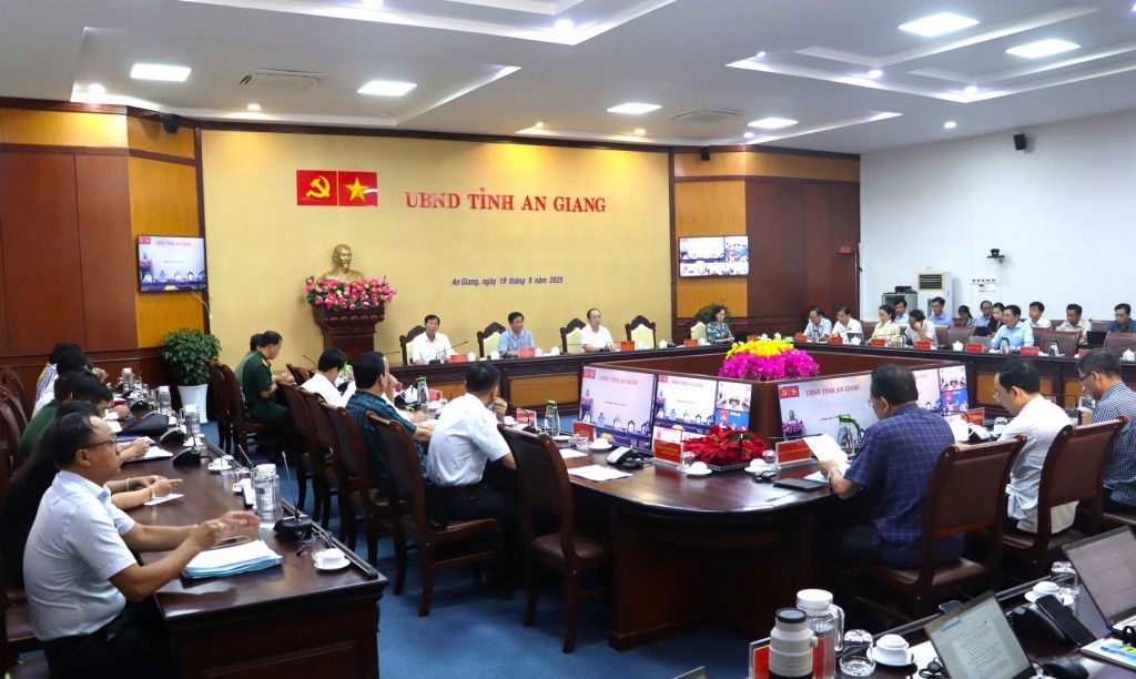Quang cảnh cuộc họp Quang cảnh cuộc họp