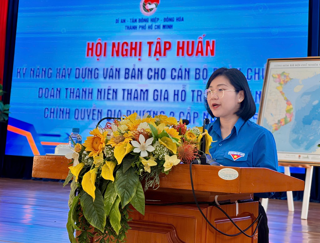 Trang bị kỹ năng soạn thảo văn bản cho cán bộ Đoàn Trang bị kỹ năng soạn thảo văn bản cho cán bộ Đoàn