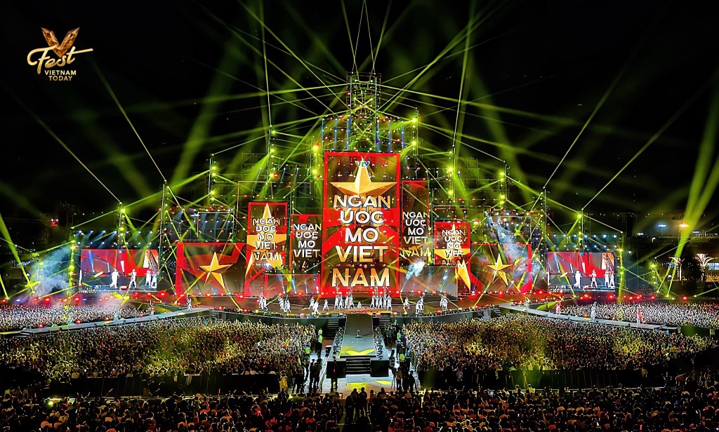 Sân khấu bừng sáng công nghệ và cảm xúc của chương trình