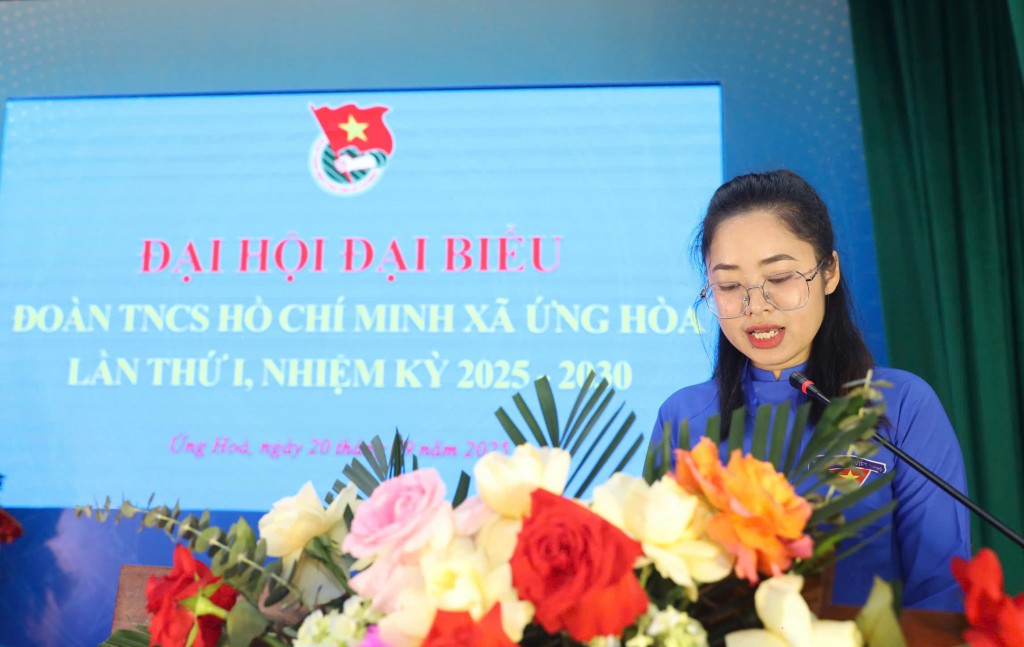 Đồng chí Trịnh Ngọc Thùy, Đảng ủy viên, Phó Chủ tịch Ủy ban Mặt trận Tổ quốc xã là Bí thư Đoàn Thanh niên Đoàn xã