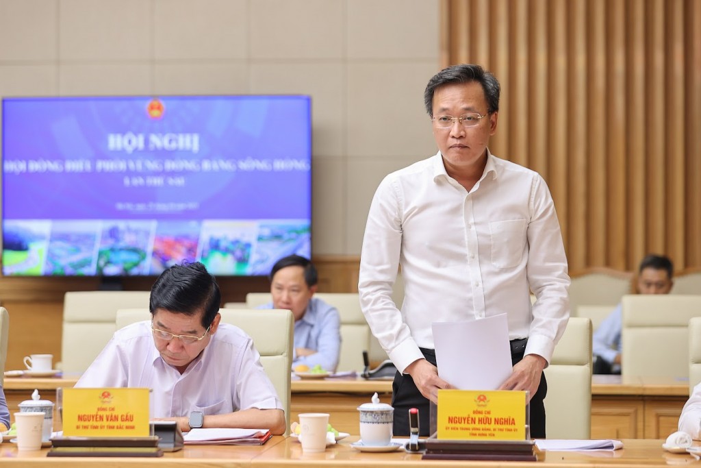 Bí thư Tỉnh ủy Hưng Yên Nguyễn Hữu Nghĩa phát biểu tại Hội nghị - Ảnh: VGP/Nhật Bắc Bí thư Tỉnh ủy Hưng Yên Nguyễn Hữu Nghĩa phát biểu tại Hội nghị - Ảnh: VGP/Nhật Bắc