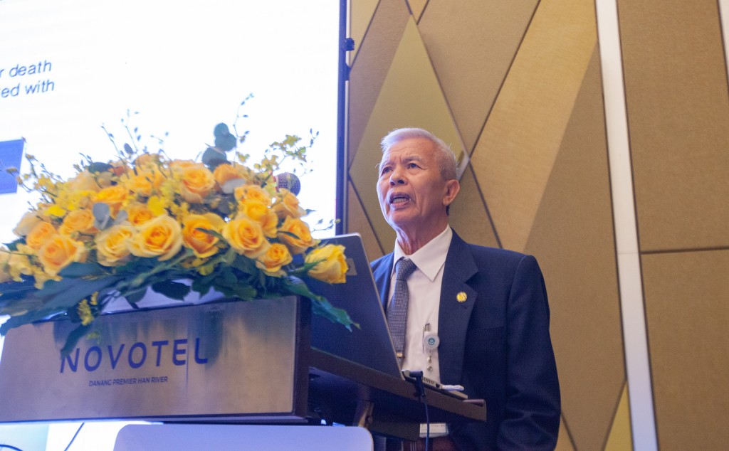 GS.TS bác sĩ Hoàng Khánh, Đại học Y dược Huế cập nhật vấn đề mới trong thực hành lâm sàng về thái cực Glucose máu trong tiên lượng đột quỵ cấp