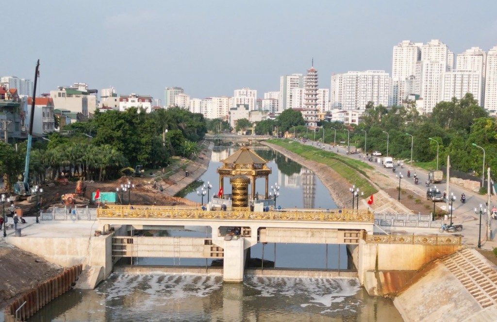 Bổ cập nước từ Nhà máy Yên Xá vào sông Tô Lịch