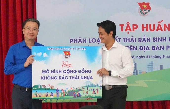 Tinh thần sống xanh lan tỏa từ bàn tay thanh niên