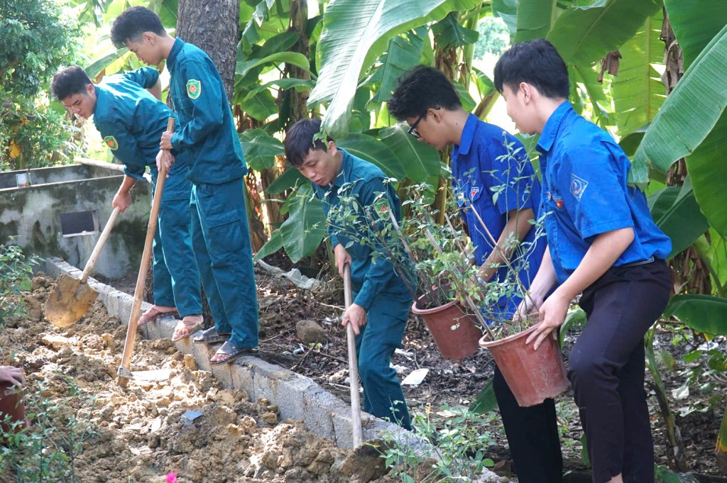 Tinh thần sống xanh lan tỏa từ bàn tay thanh niên