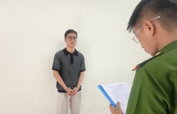 Khởi tố nam thanh niên dùng “clip nóng” ép bạn gái cũ quan hệ