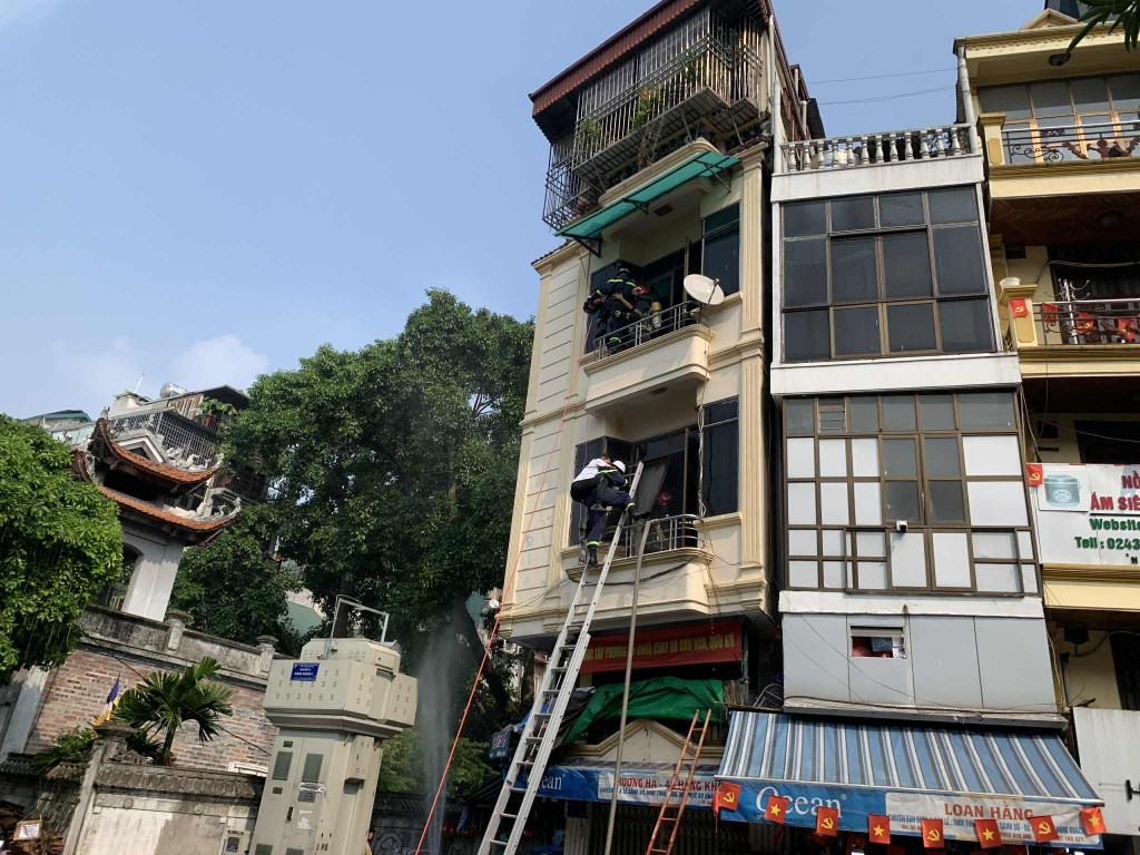 Ra mắt lực lượng thường trực chữa cháy tại tuyến phố đi bộ